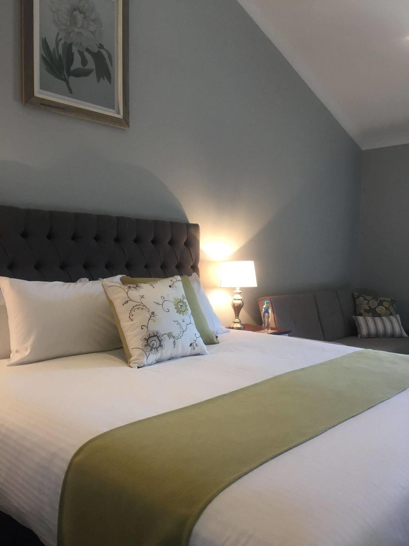 Valley Hotel